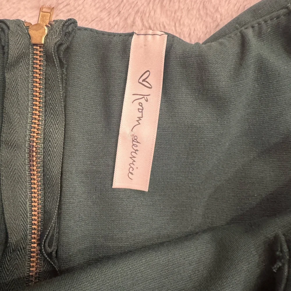 Chic Off-Shoulder Midi Dress in Teal - Picture 4 of 5